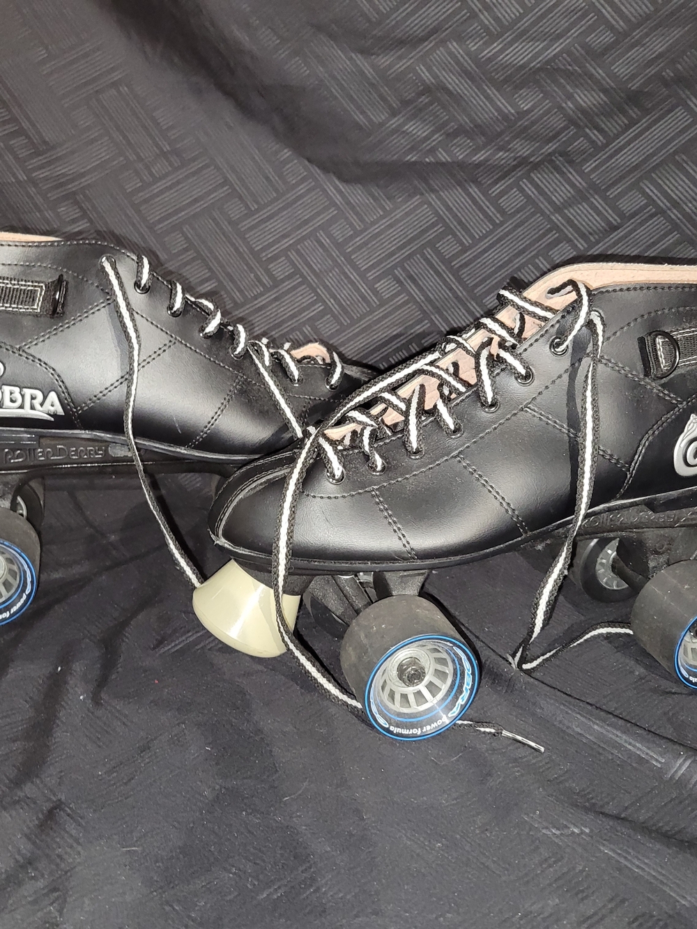 COBRA Roller Derby Low Top Lace Up Skates Power Formula Wheels - Black - Size 10